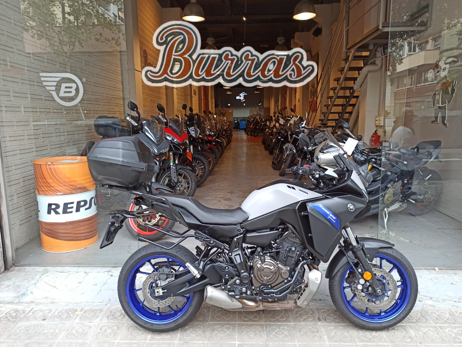 YAMAHA TRACER 7